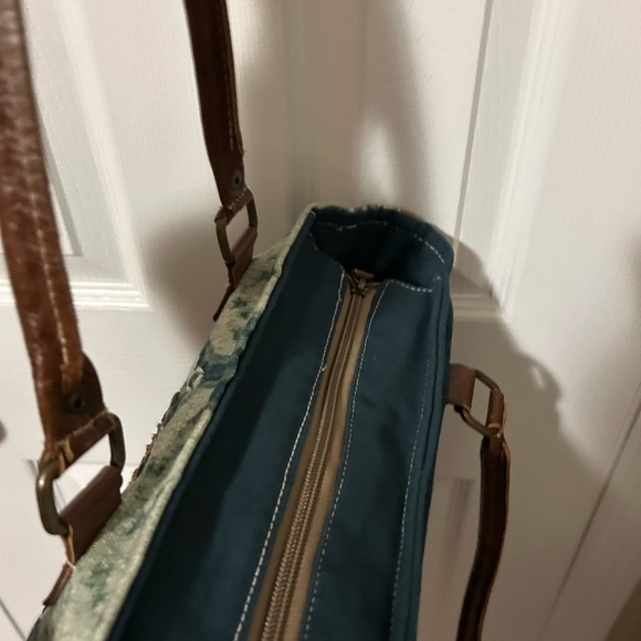 Tribal Fringe Tote Bag - Blue and Brown - Picture 4 of 5